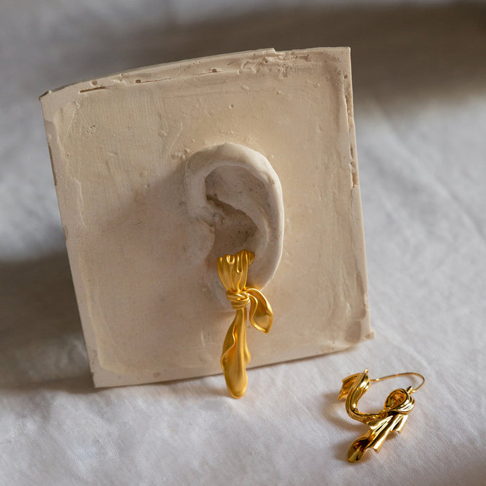 Gilded Gloth Earrings (Gold)